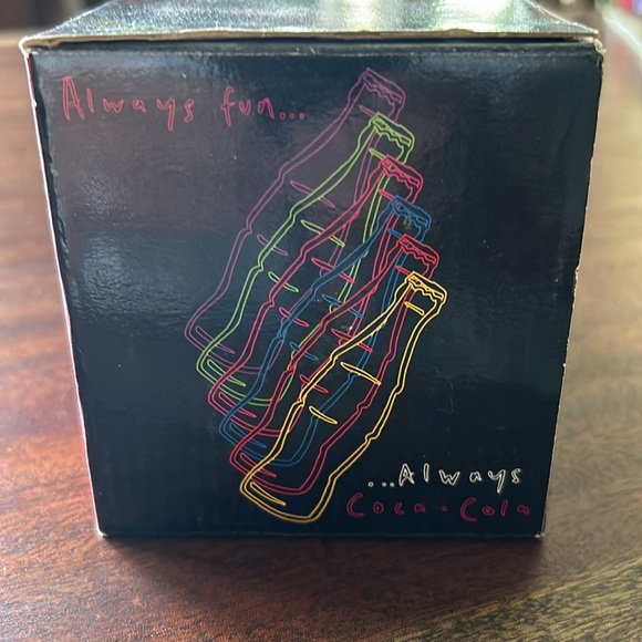 1995 Coca-Cola Collectible Mug NIB - Picture 4 of 5